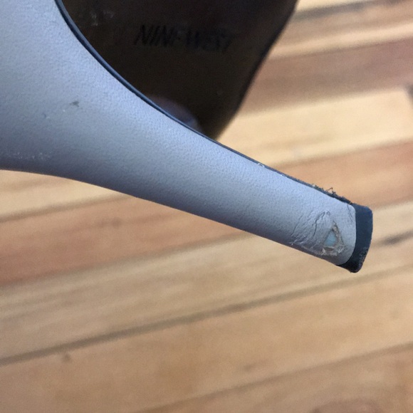 Nine West nude gray lace up, cut out heels 8M - Picture 7 of 8